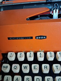 Darujem písací stroj Consul 2224 - 2