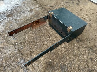 Predám bedňu na predu na Zetor major - 2