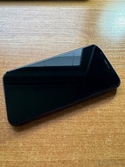 Predám iPhone 11 128GB čierny - 2