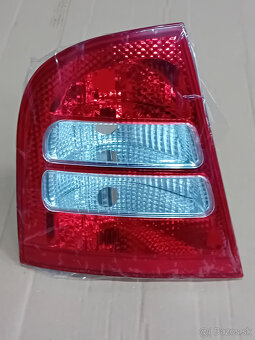 Predám zadné svetlo ľavé OCTAVIA I - 2