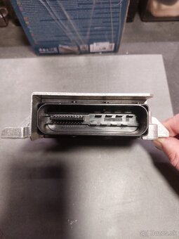 PASSAT B6 riadiaca jednotka parkovacej brzdy - 2