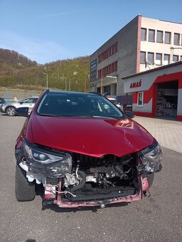 Toyota Auris Touring - 2