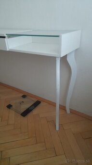 Kozmetický alebo TV stolik - 2