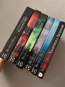 Vampýrská akademie komplet 1-6 Richelle Mead CZ - 2