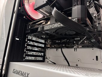 ASUS Dual GeForce RTX 4060 O8G, 8GB GDDR6 v záruke - 2