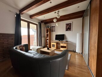 Dispozične výnimočný 2,5-izbový byt v centre mesta - 2