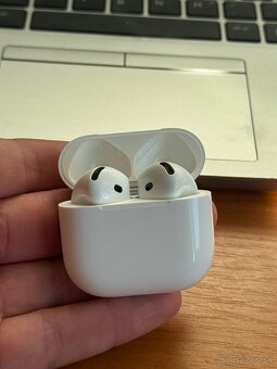 Apple AirPods 4 - nepoužité, rok záruka - 2