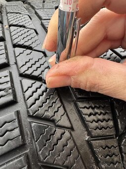 235/55 R17 zimne pneu - 2