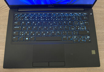 Latitude 7390 13.3" - 2