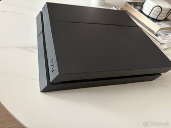 Používaná ps4+3 ovládače - 2