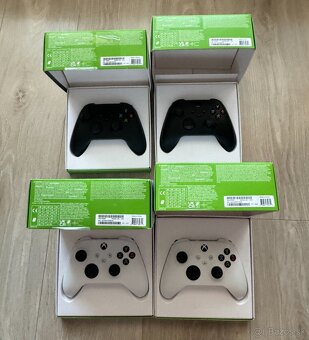 Originál bezdrôtové ovládače Xbox Black and White - 2