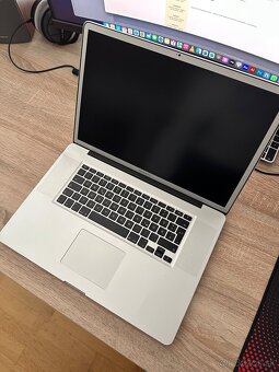 Apple Macbook Pro 17 2010 - 2