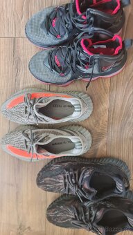 Yeezy Boost 350 V2, Nike LeBron 19 Bred - 2