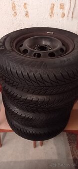 Predám zimne pneumatiky na diskoch zo seat Leon 175/80 r14 - 2