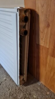 Predám radiator Korad napájanie zo spodu. - 2