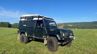 Land Rover Defender - 2