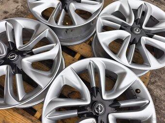 OPEL CORSA 4x100 /7x17 ORIG.ALU - 2