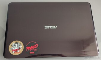 Notebook značky Asus - 2