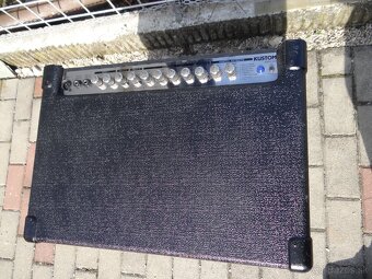 Klavesove /Gitarove 15" dvojpasmove kombo KUSTOM KMA100 USA - 2