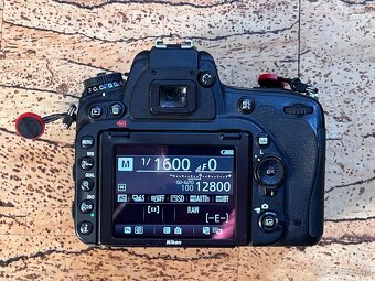 Nikon D750 - 2