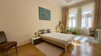 CENTRUM MESTA - HLAVNÁ ULICA, LUXUSNÝ, ZARIADENÝ 3 IZBOVÝ BY - 2