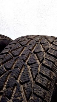 Predám zimné pneumatiky Kormoran 235/60 R18 107V - 2