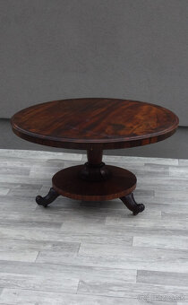 Stôl okrúhly – jedálenský. - 2