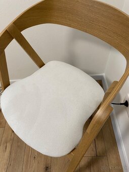 Predám jedálenské stoličky – moderný drevený dizajn - 2