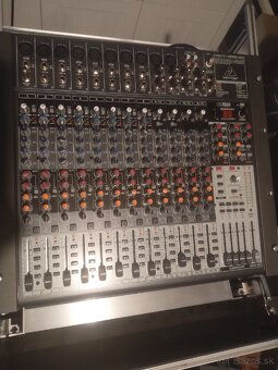 Behringer x2442usb - 2