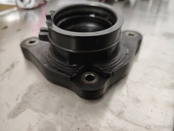 Honda dominator 650 príruba - 2