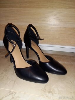 Čierne lodičky s remienkom - 2