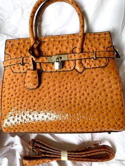 Laková hnedá kabelka - 2