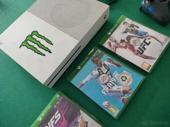 Xbox one S 4k ovladač + 3 hry - 2