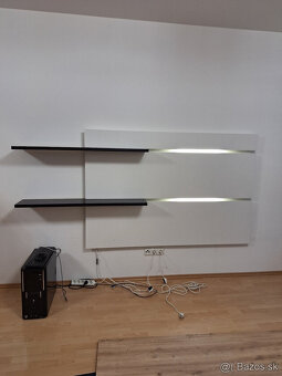 Predám Čierno Bielu Obývaciu Stenu. - 2