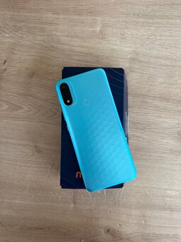 Motorola Moto e20 - 2