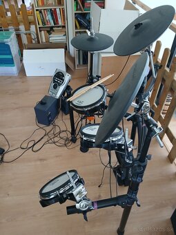 Roland - 2