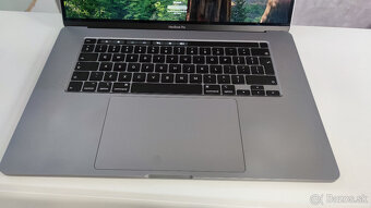 Apple MacBook Pro 16" (A2141) – i7 / 32 GB RAM / 512 GB SSD - 2