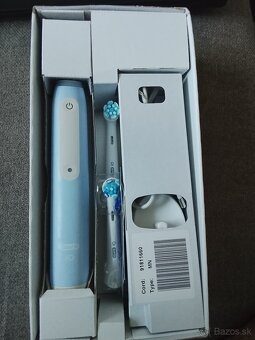 Oral B zubná kefka - 2