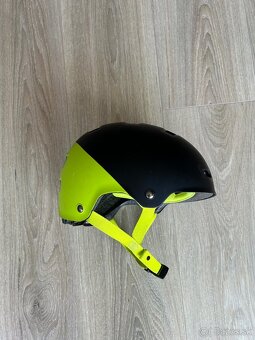 Detská prilba Decathlon veľkosť S - 2