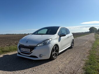 Peugeot 208 GTI - 2