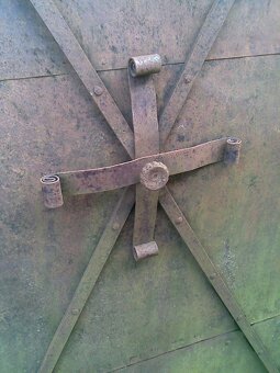 predam stare PLECHOVE rucne robene dvere - 2