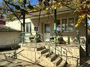 Na predaj dom s veľkým pozemkom 1216m2 Ivanka pri Dunaji - 2