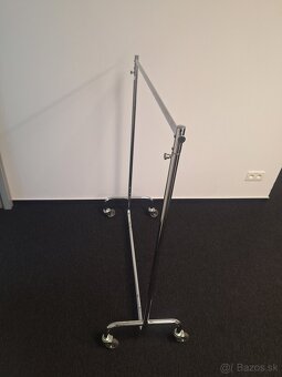 Jednoramenný stojan na vešiaky – položka 35-36 - 2