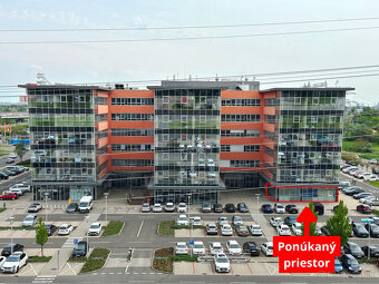 Prenájom prízemného obchodného priestoru 69 m² vo frekventov - 2