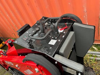 Mini Nakladač Kubota motor nafta - 2