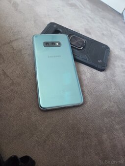 Samsung Galaxy S10e 128 GB - 2