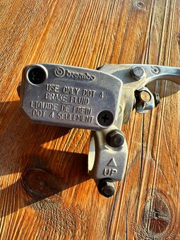 Predná brzda , páčka , brembo - 2