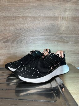 Predám dievčenské tenisky Under Armour - 2