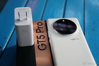 Realme GT 5 Pro 12/256GB Moonlight Silver 8 Gen 3 NOVÝ - 2