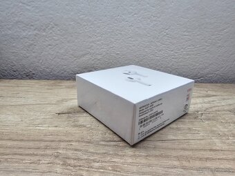 AirPods 4 - 2